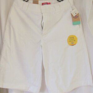 Dickies Girl White Bermuda Shorts, Size 9/29, NWT    F379
